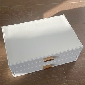 Elegant White Jewelry Organizer